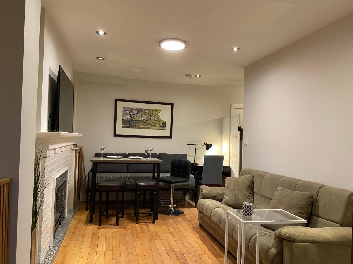 The Parkway Place Guesthouse Торонто Экстерьер фото