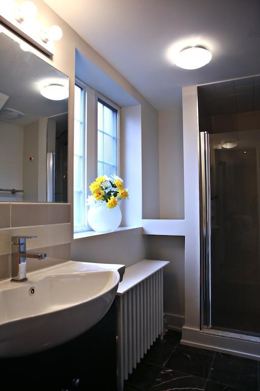 The Parkway Place Guesthouse Торонто Номер фото