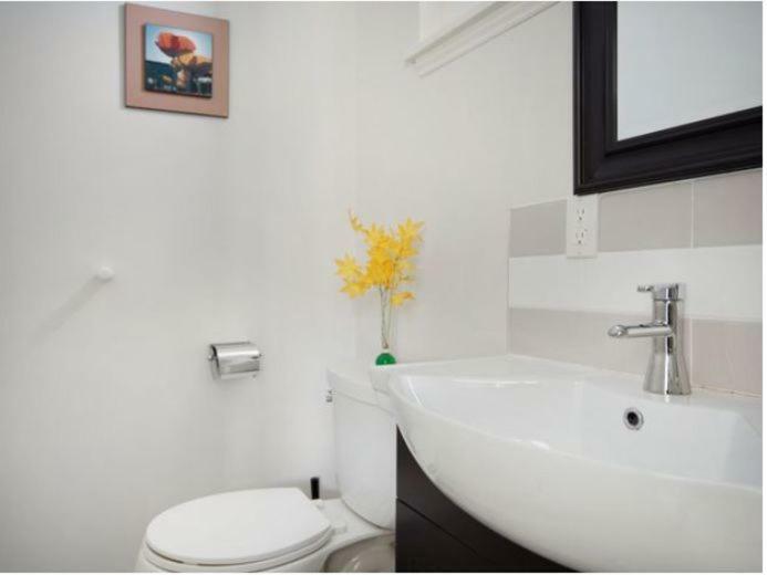 The Parkway Place Guesthouse Торонто Экстерьер фото